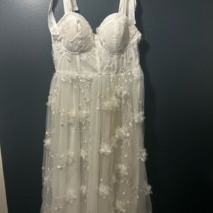 Elegant White Floral Dress